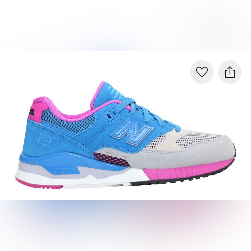 New Balance 530
Bionic Boom athletic shoes